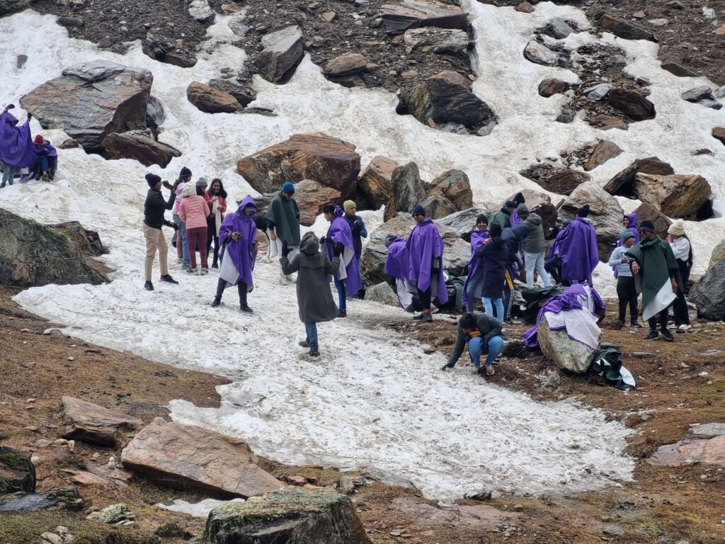 Manali By Volvo by Bharat Darshan Tours Lite